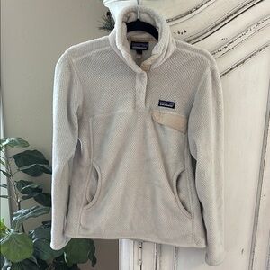 Patagonia Women's size Small Cream/ Off White 1/4 Snap Fleece Pullover
